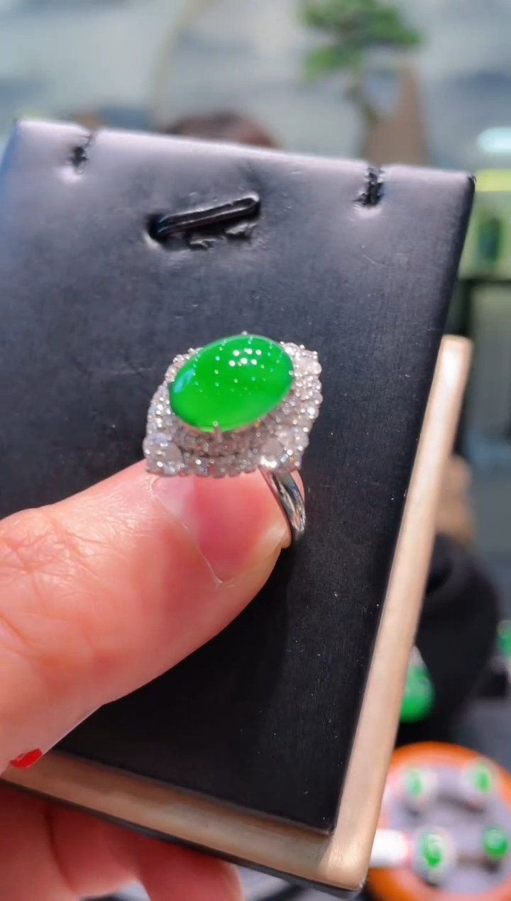 【闪购商品】翡翠颈饰18K金镶嵌A57戒指