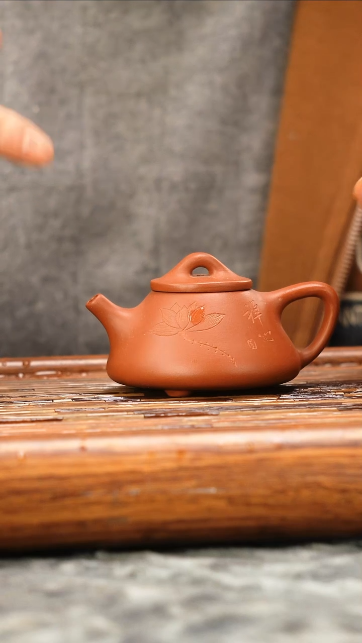 茶壶紫砂生砂朱泥刻绘子冶石瓢110CC