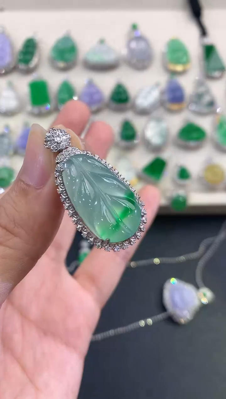 翡翠18K金镶嵌吊坠(不含链)B137      