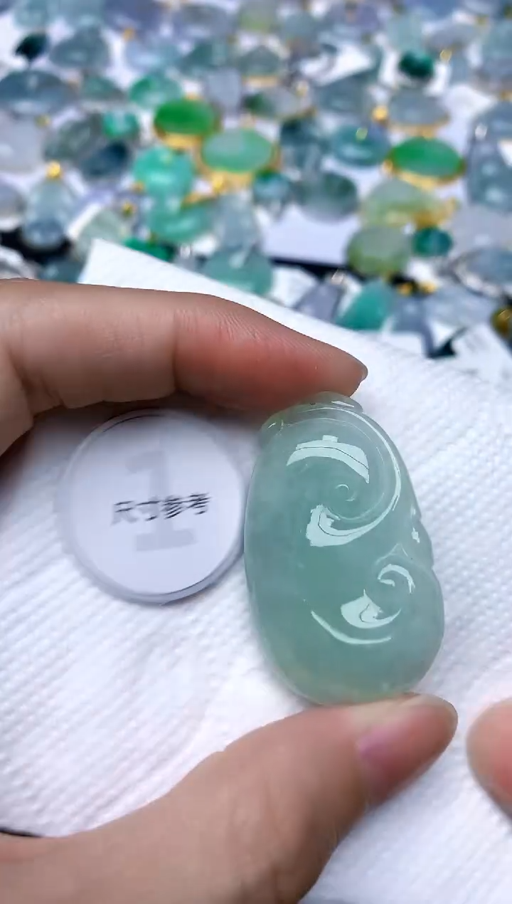 颈饰未镶嵌翡翠天然A货翡翠