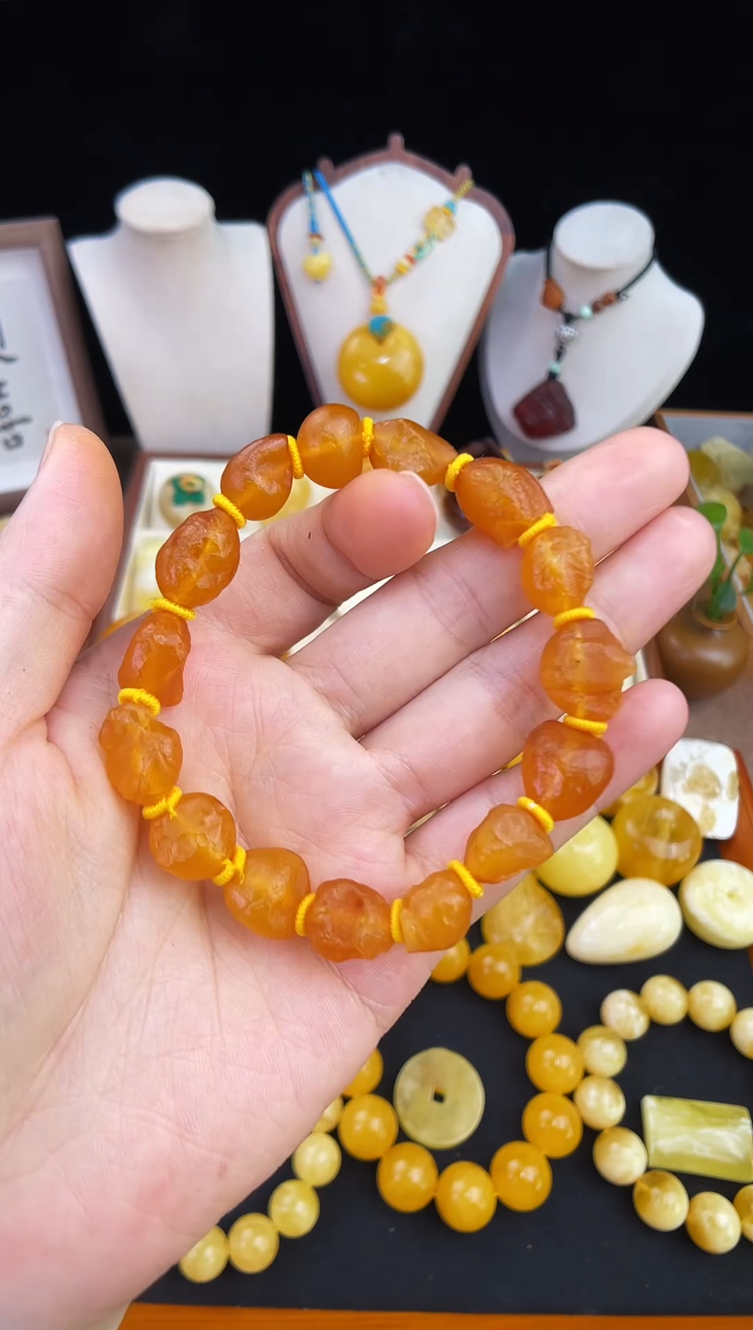 琥珀未镶嵌珠宝奇石柒月