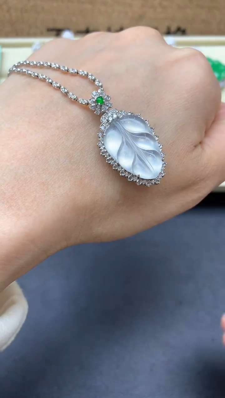 【闪购商品】翡翠吊坠(不含链)18K金镶嵌627-中国好珍宝