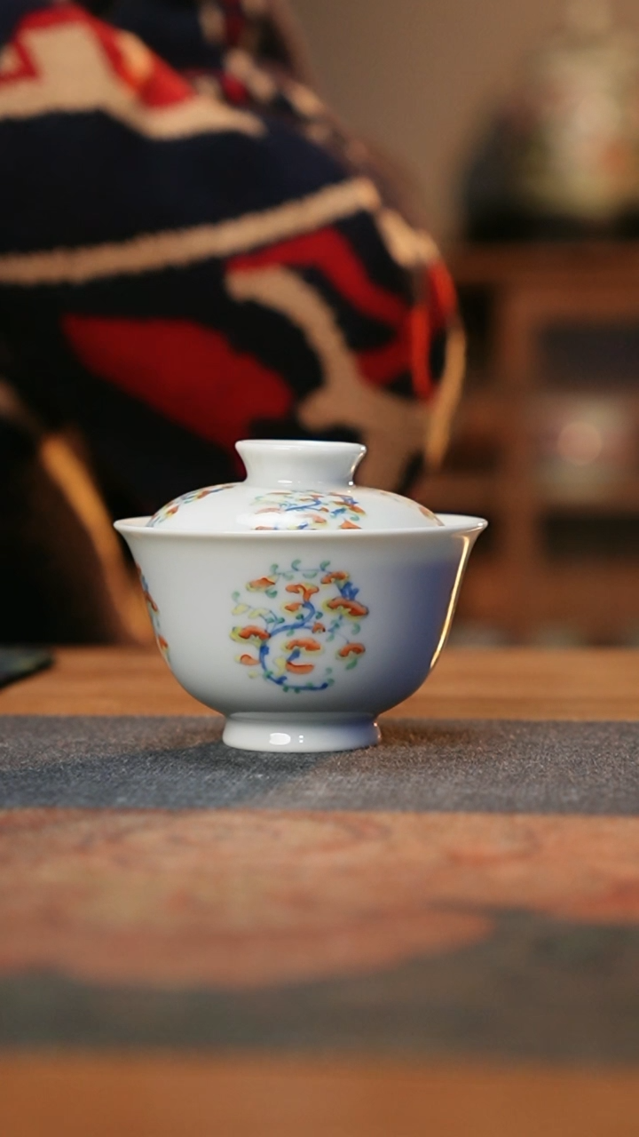 【闪购商品】青花斗彩灵芝纹盖碗