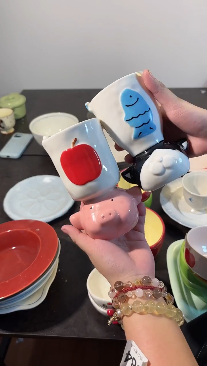 陶直播微瑕粉猪+黑猫手握杯