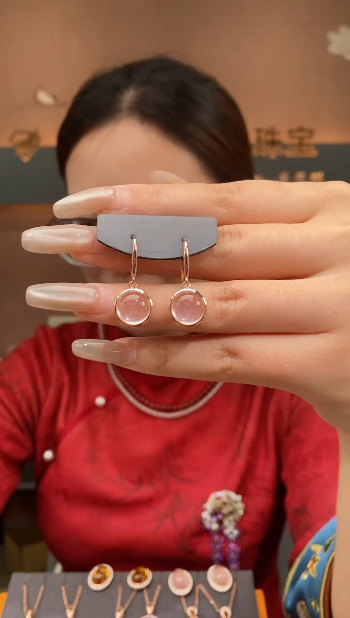 【闪购商品】芙蓉石耳钉银S925镶嵌芙蓉石耳钉