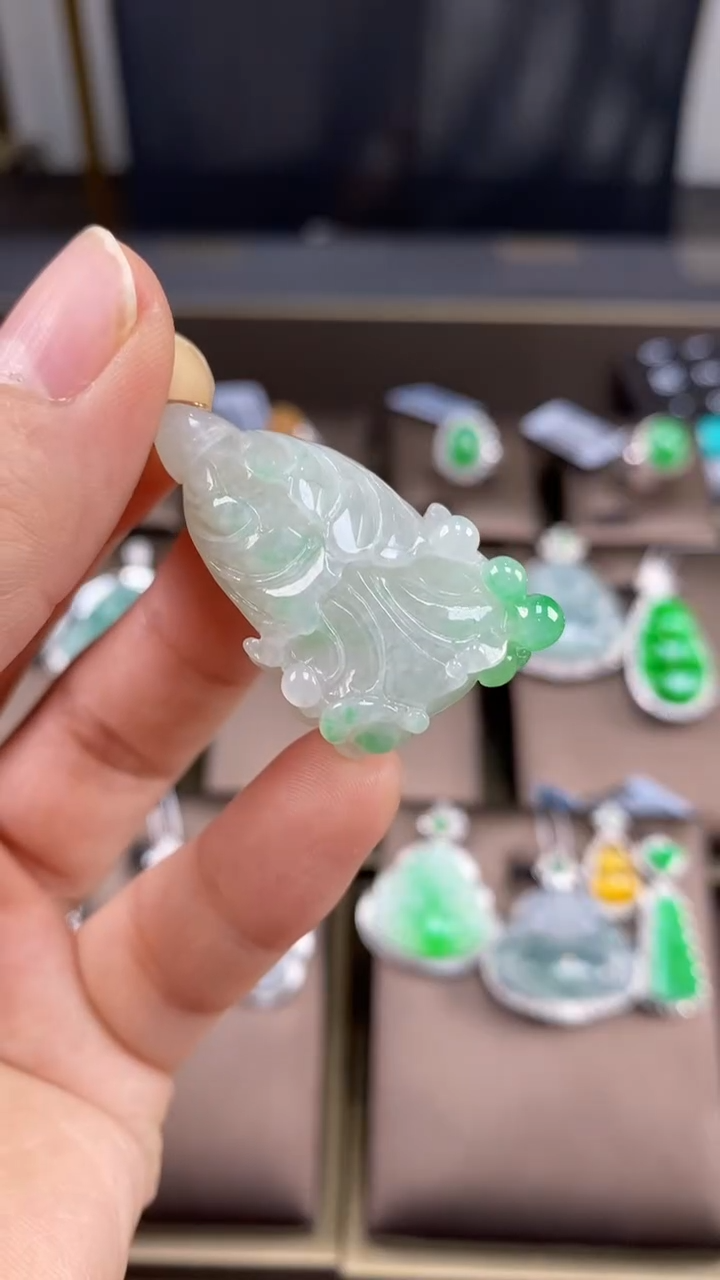 【闪购商品】翡翠吊坠(不含链)18K金镶嵌翡翠白菜