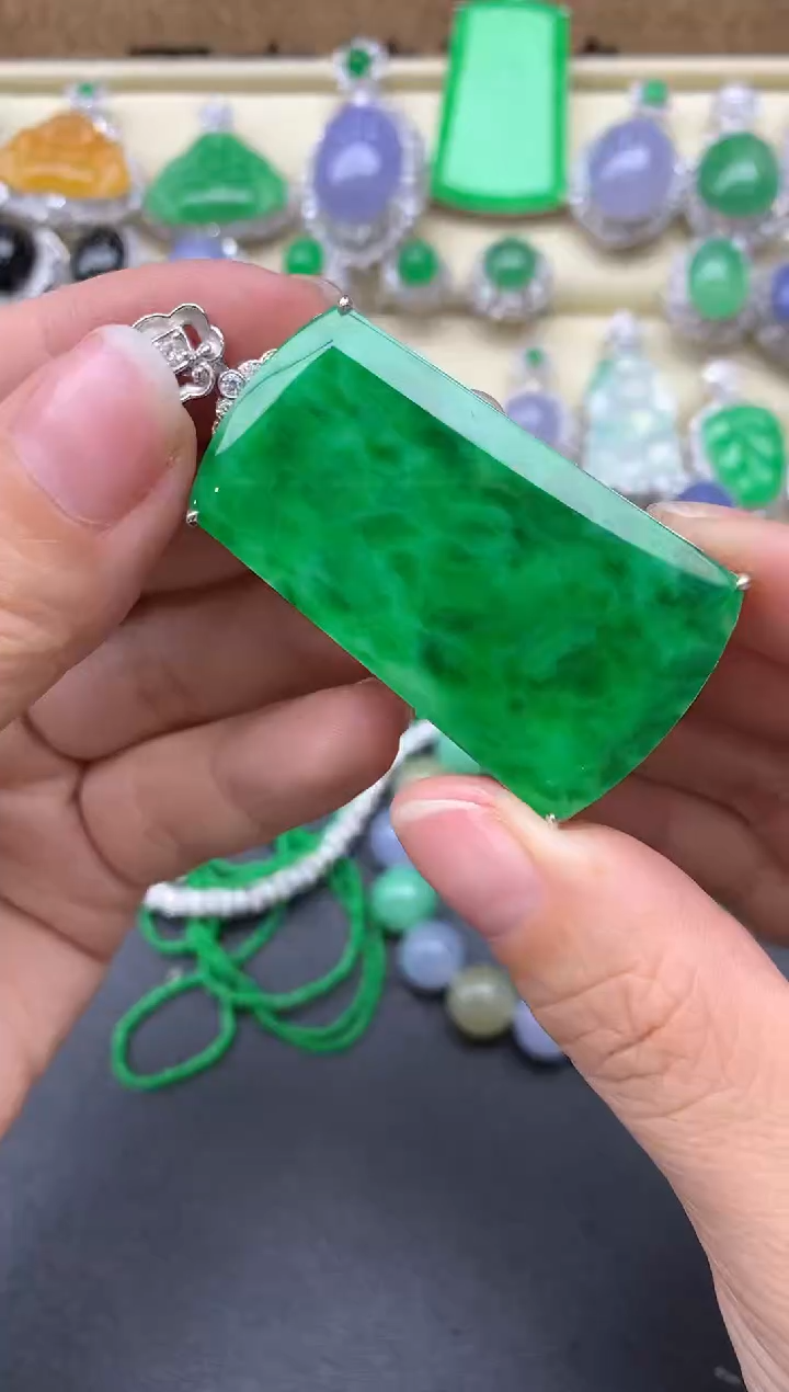 【闪购商品】翡翠颈饰18K金镶嵌731-中国好珍宝