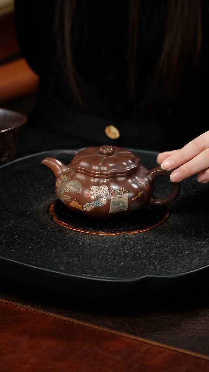 茶壶紫砂冯秀英 葵仿古52 紫泥 280毫升   