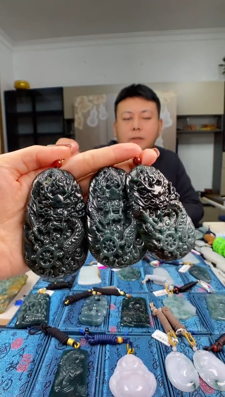 颈饰未镶嵌翡翠多样性发其一