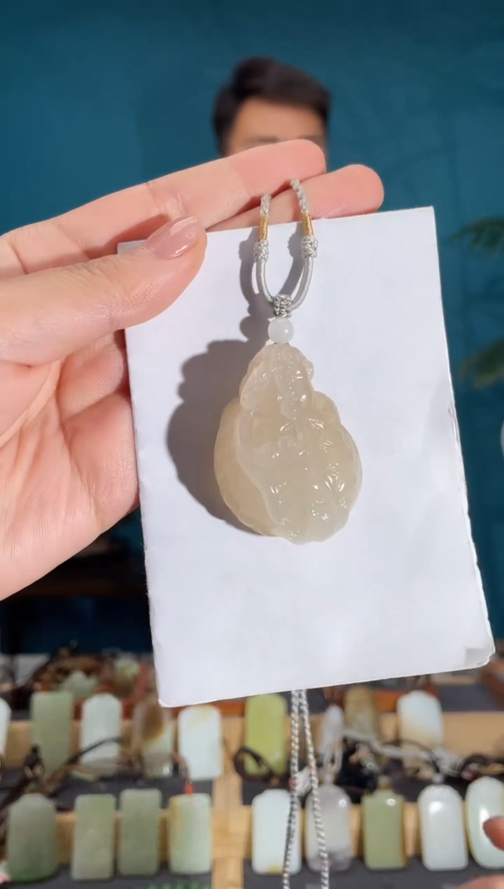 颈饰未镶嵌和田玉1