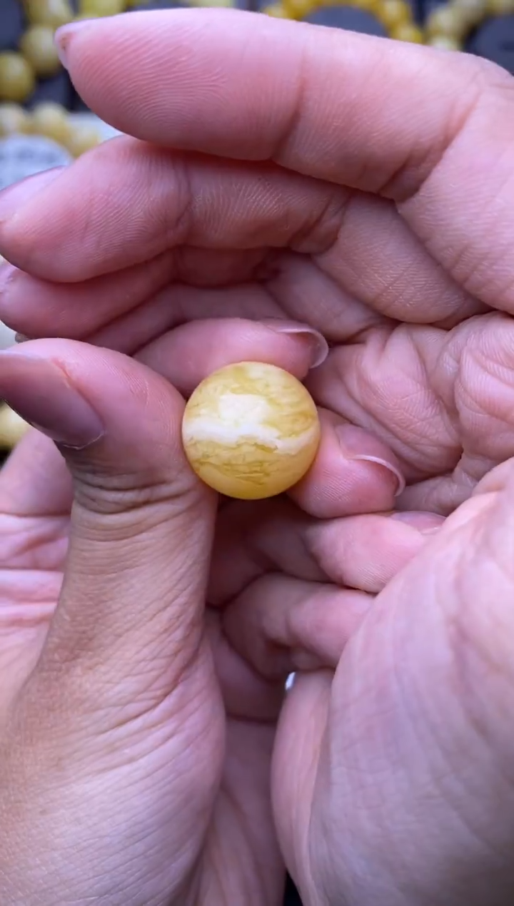 裸石琥珀未镶嵌大小姐珠宝100