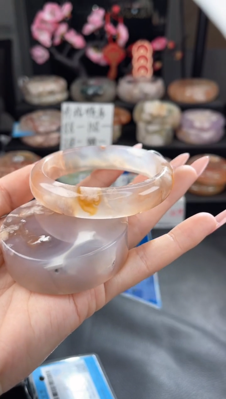 【闪购商品】石英质玉手镯未镶嵌59