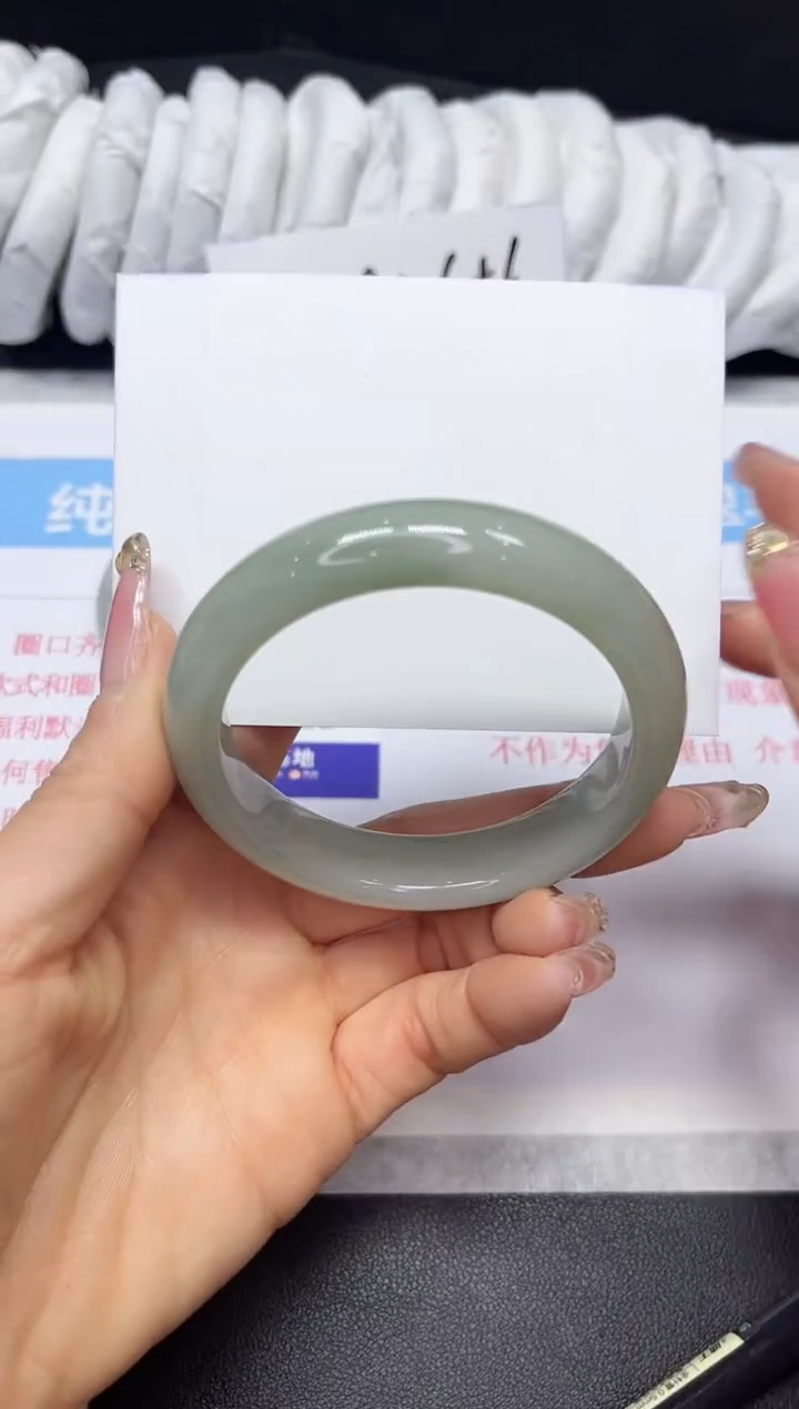 【闪购商品】石英质玉手镯未镶嵌31