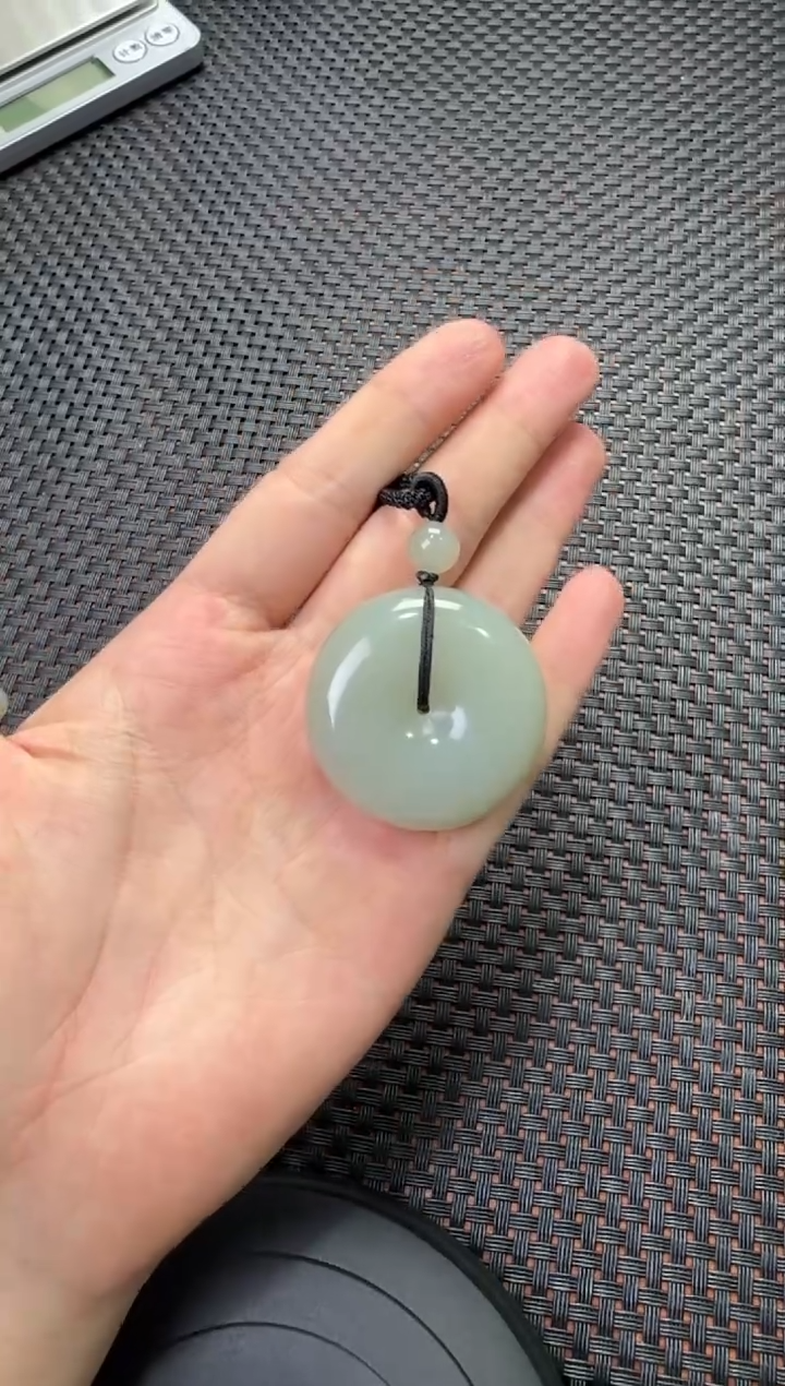 吊坠(赠链)未镶嵌和田玉近矿平安扣