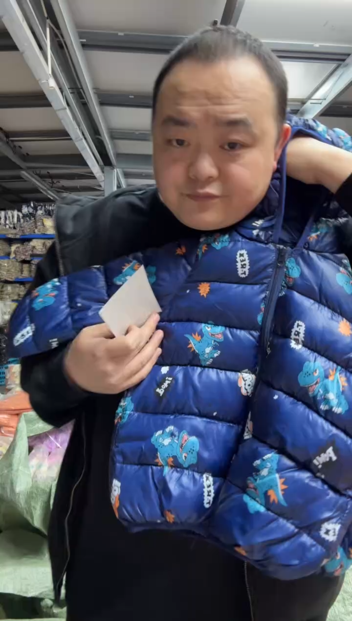 ?****。女童外套100 153
