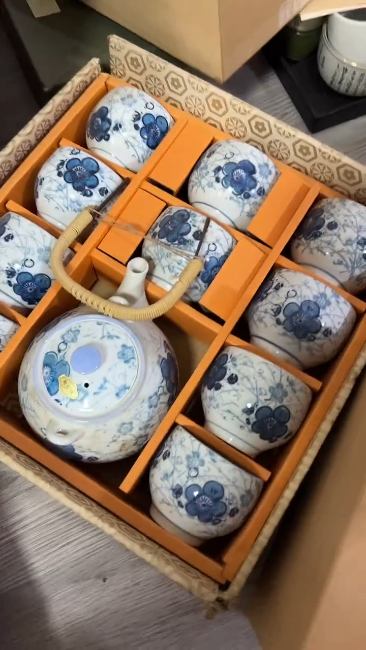 小甜甜开播了什么都有