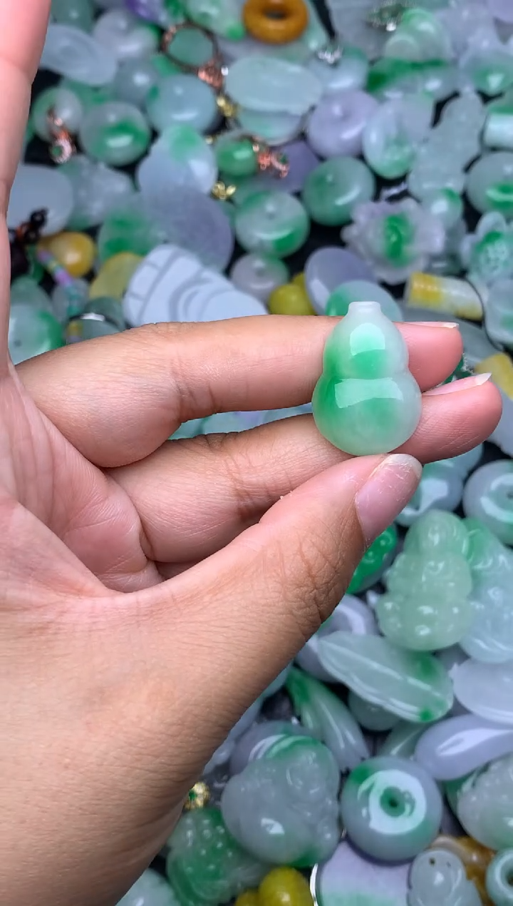 翡翠未镶嵌颈饰天然缅甸翡翠吊坠