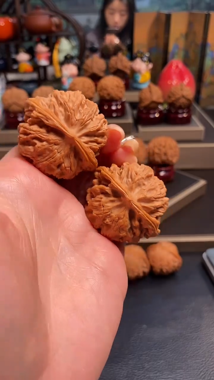 【闪购商品】文玩核桃把件B839苹果园43