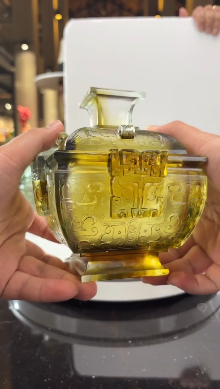 摆件秋草绿兽面方彝