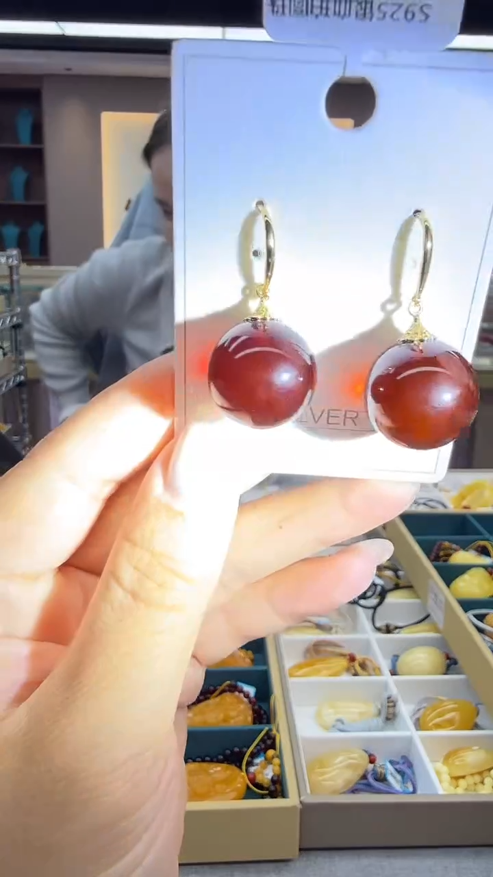 琥珀未镶嵌耳饰84秒拍号 假一罚三 