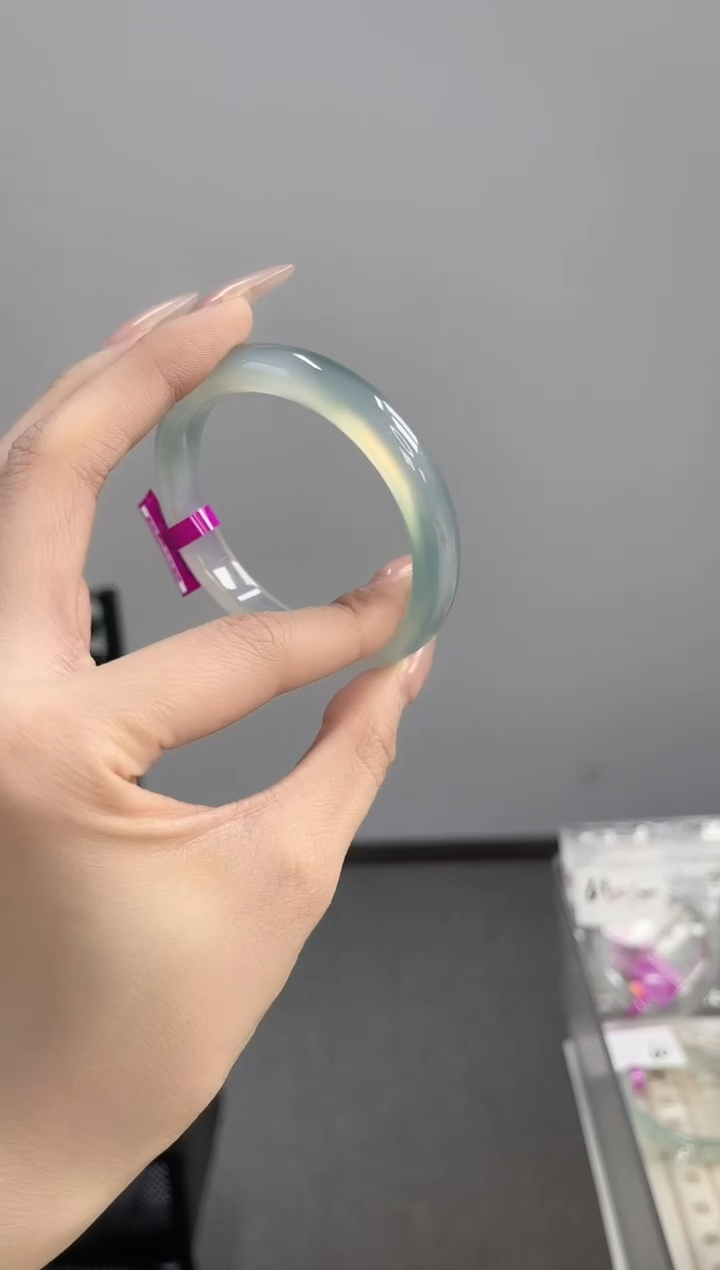 【闪购商品】玛瑙/玉髓手镯未镶嵌55-56圈