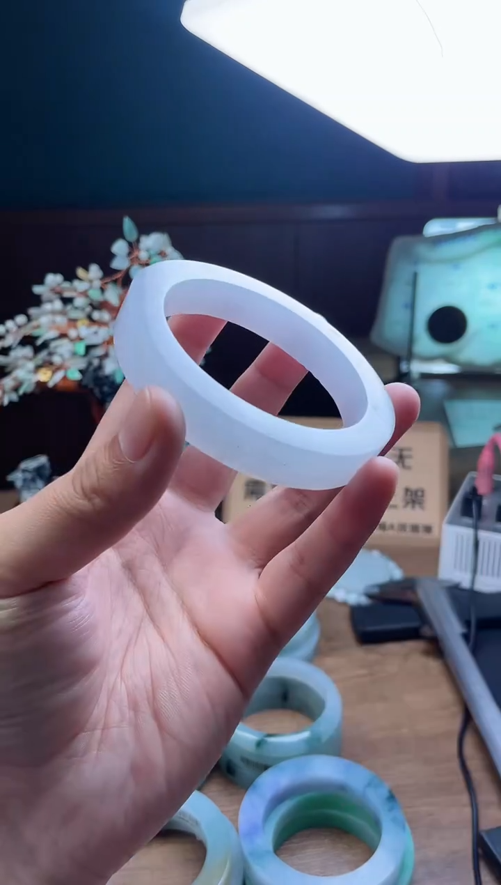 【闪购商品】定制翡翠手镯未镶嵌定制