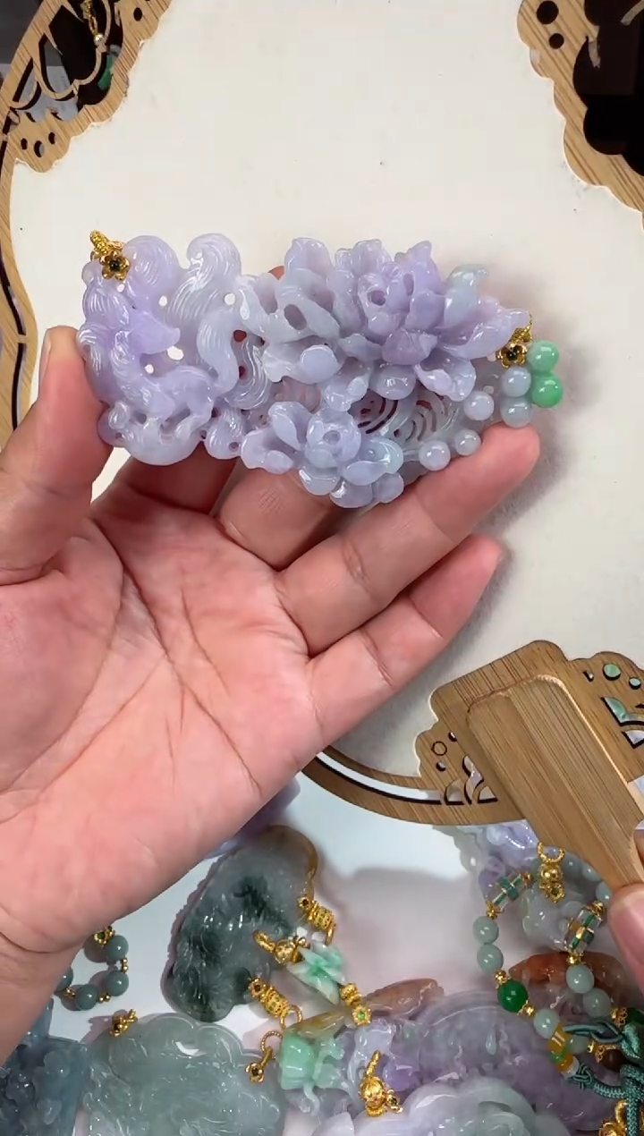 【闪购商品】翡翠颈饰未镶嵌拍照