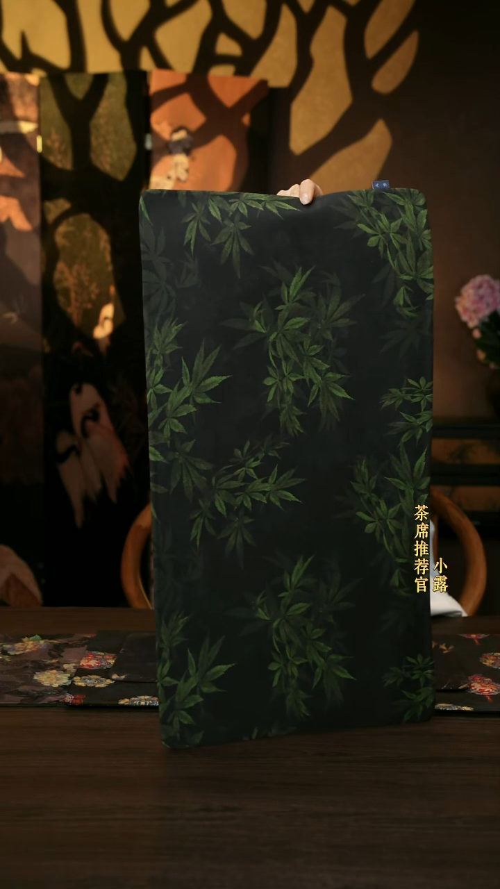 香云纱       黑底绿竹6535