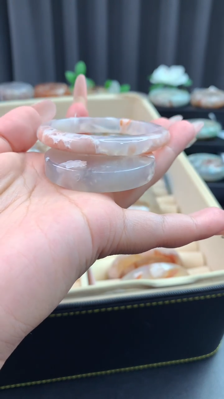 未镶嵌手镯石英质玉（50圈口）赠送镯心