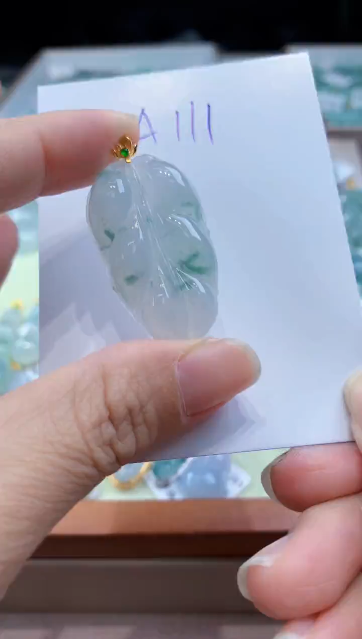 翡翠18K金镶嵌颈饰天然缅甸a货翡翠