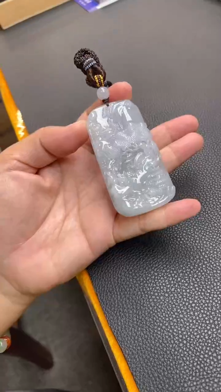 【闪购商品】翡翠颈饰未镶嵌挂件