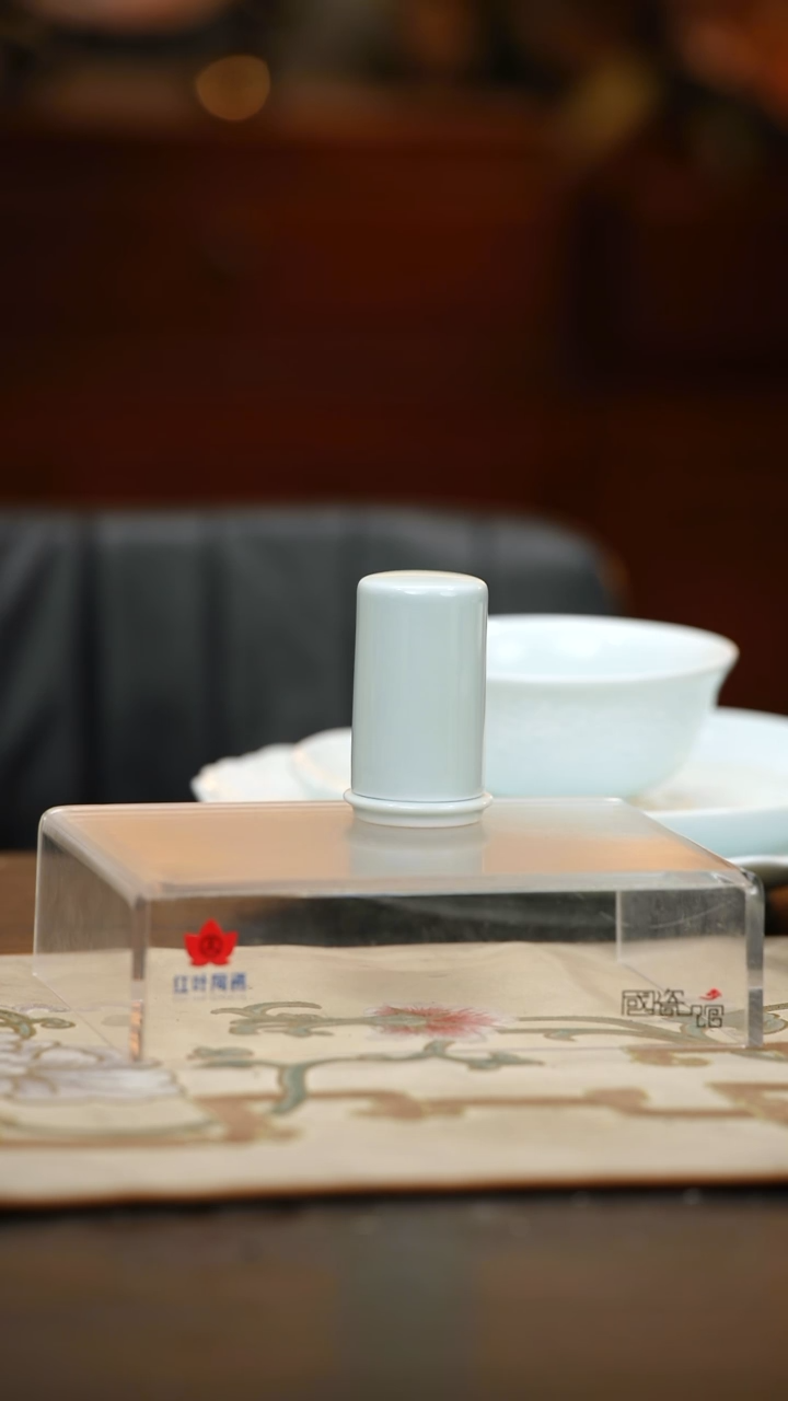 1个正价唯美牙签筒（套）