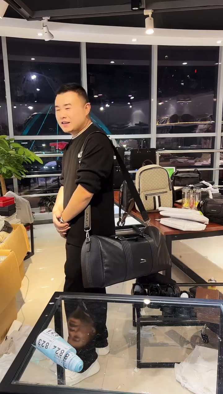 头层牛皮韩爵绅士包包皮具821