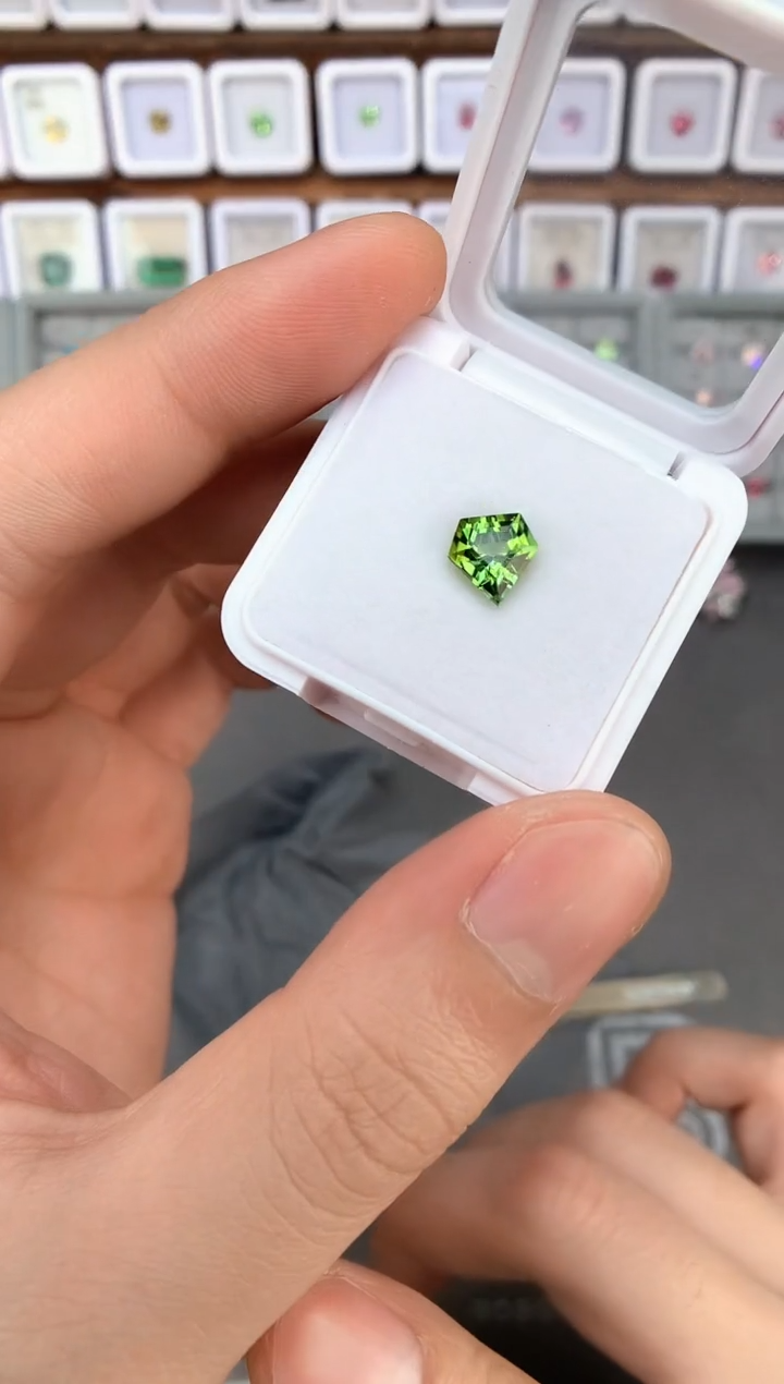 【闪购商品】定制碧玺裸石未镶嵌1.88ct