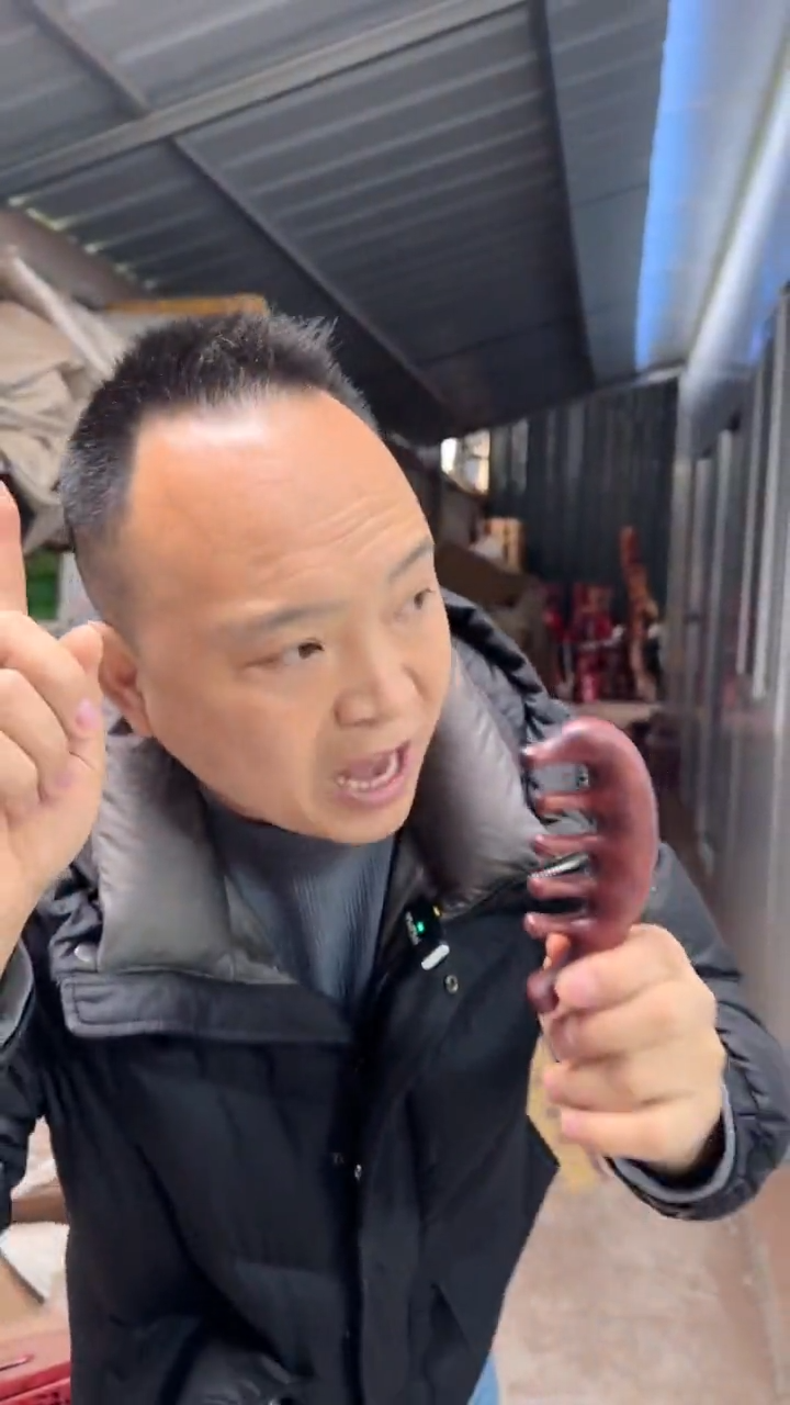 【闪购商品】花梨木类木雕工艺品88888888