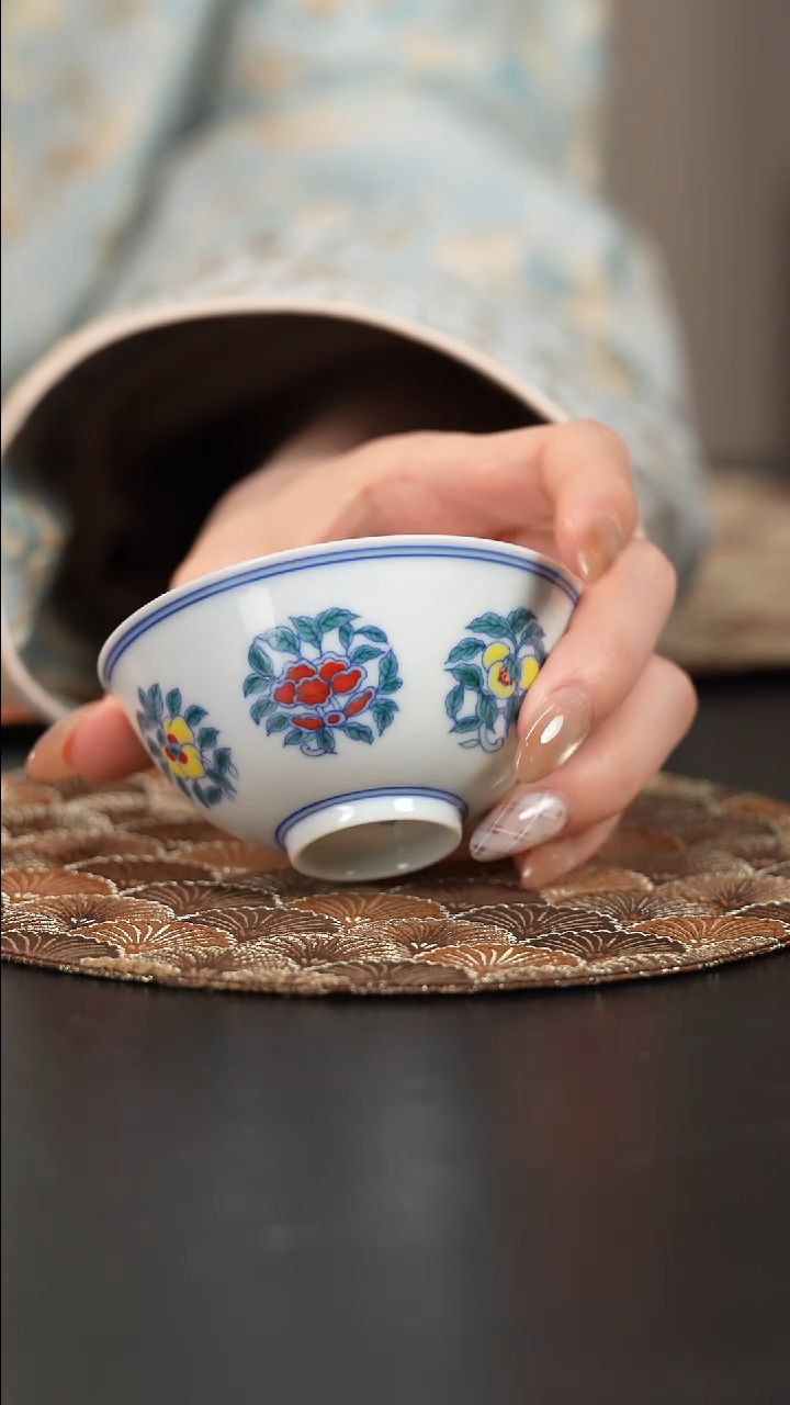 【闪购商品】杯问玉斗彩花卉杯