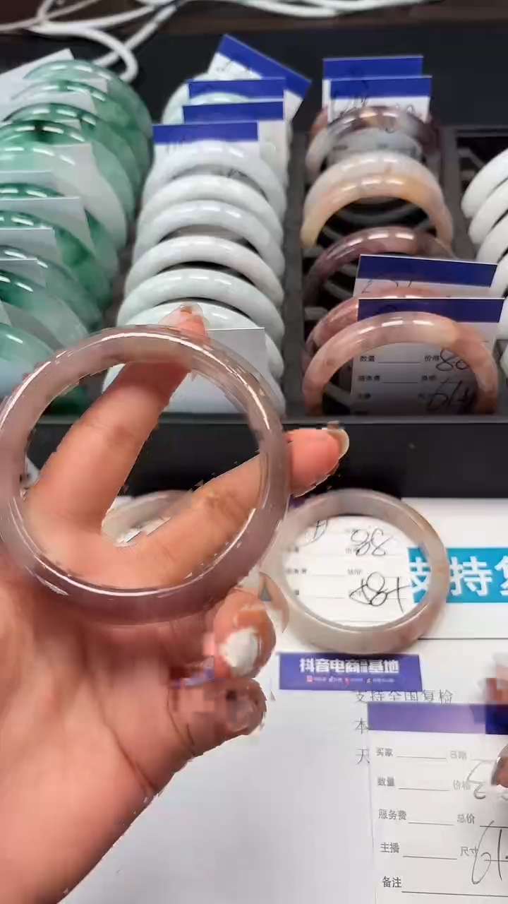 未镶嵌手镯石英质玉027