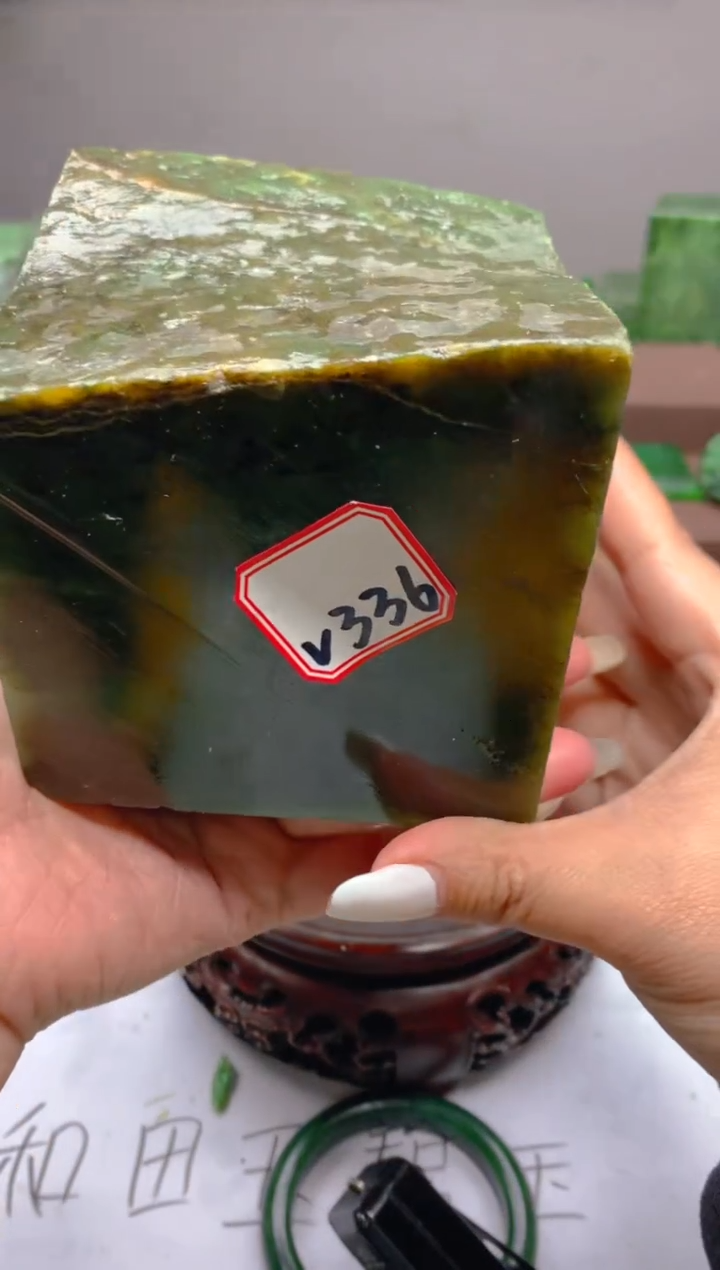 【闪购商品】和田玉（碧玉）未镶嵌珠宝半成品1