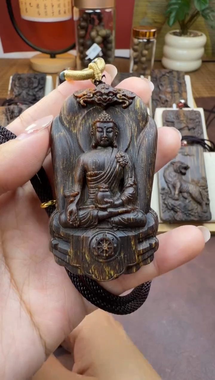 木木雕款芽庄 药师佛 7cm 送养香瓶