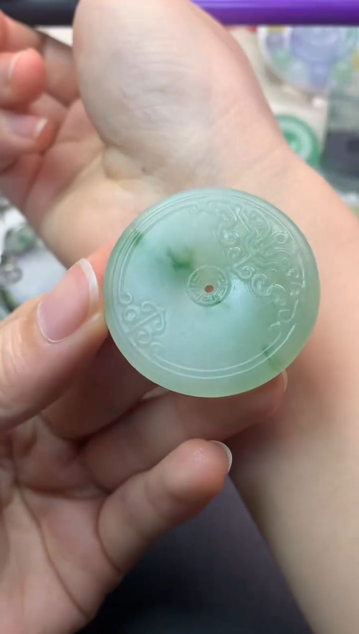 未镶嵌定制翡翠精****蛋毛货