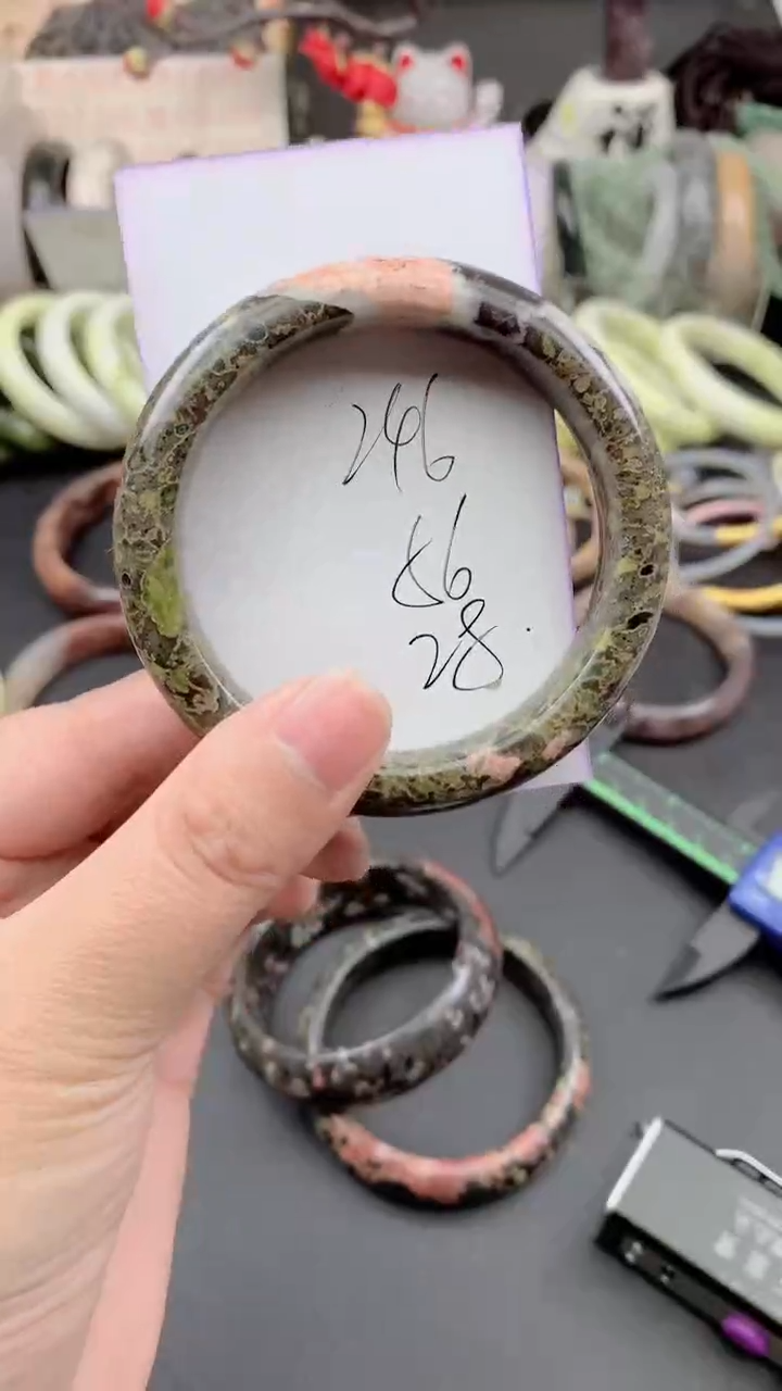 未镶嵌手镯石英质玉246