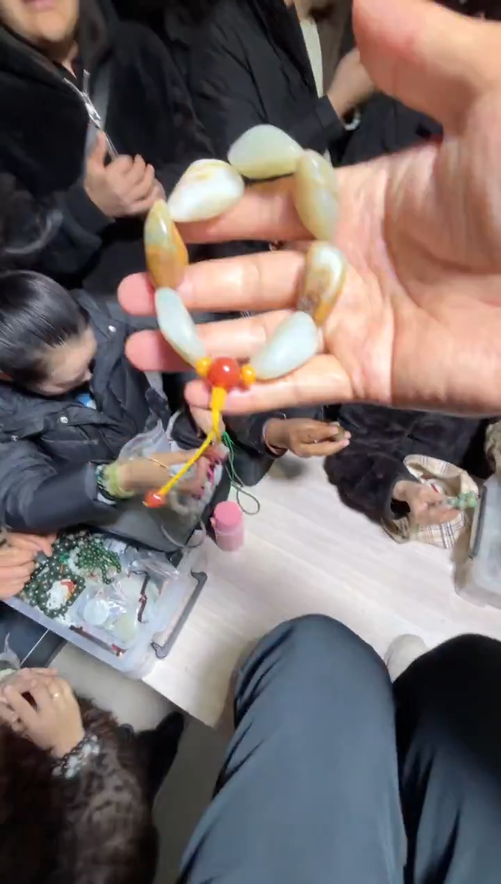 未镶嵌和田玉（糖玉）挂件和田玉