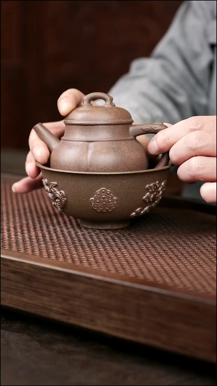 茶壶紫砂岩中泥三足怀龙+碗