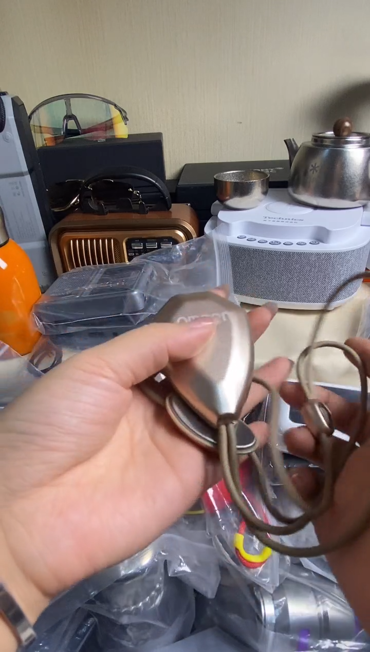 脉冲小项链白色，金色