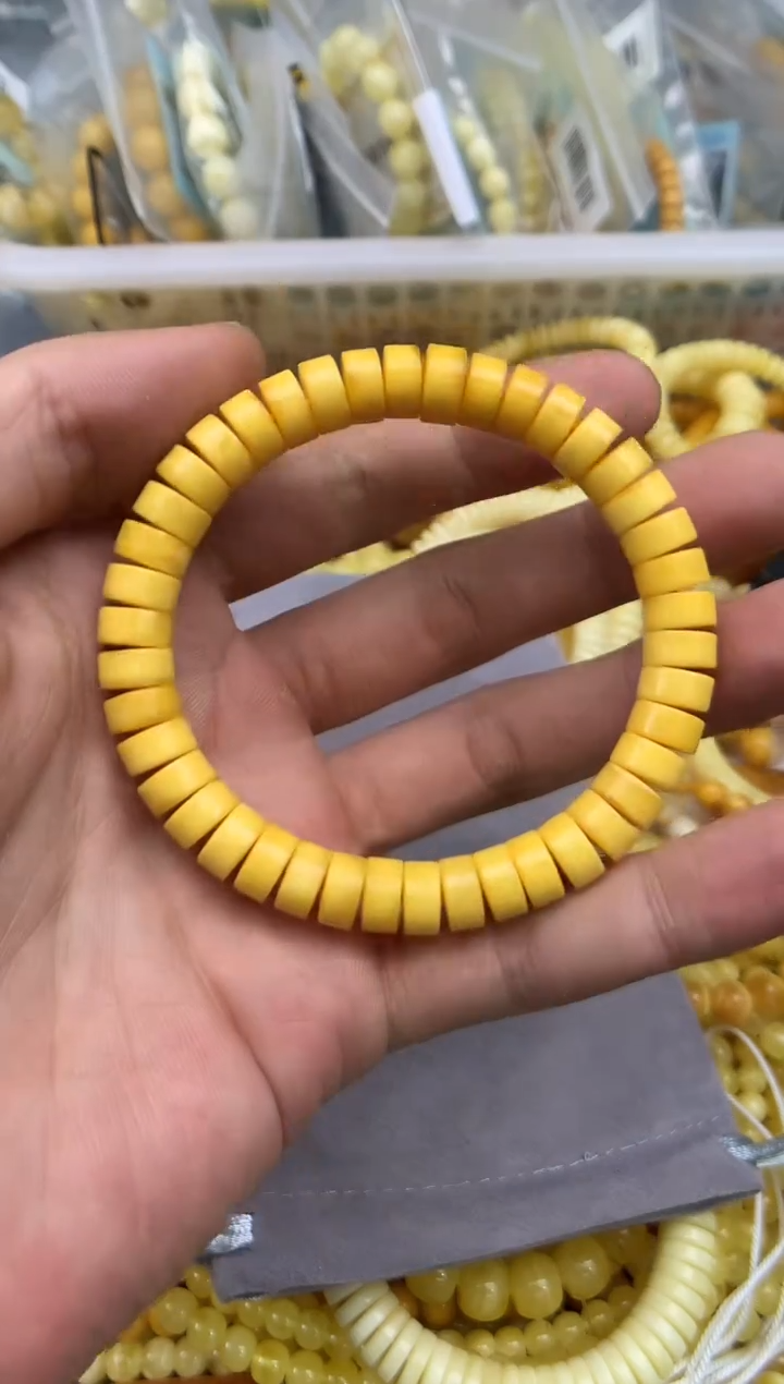裸石蜜蜡未镶嵌手串