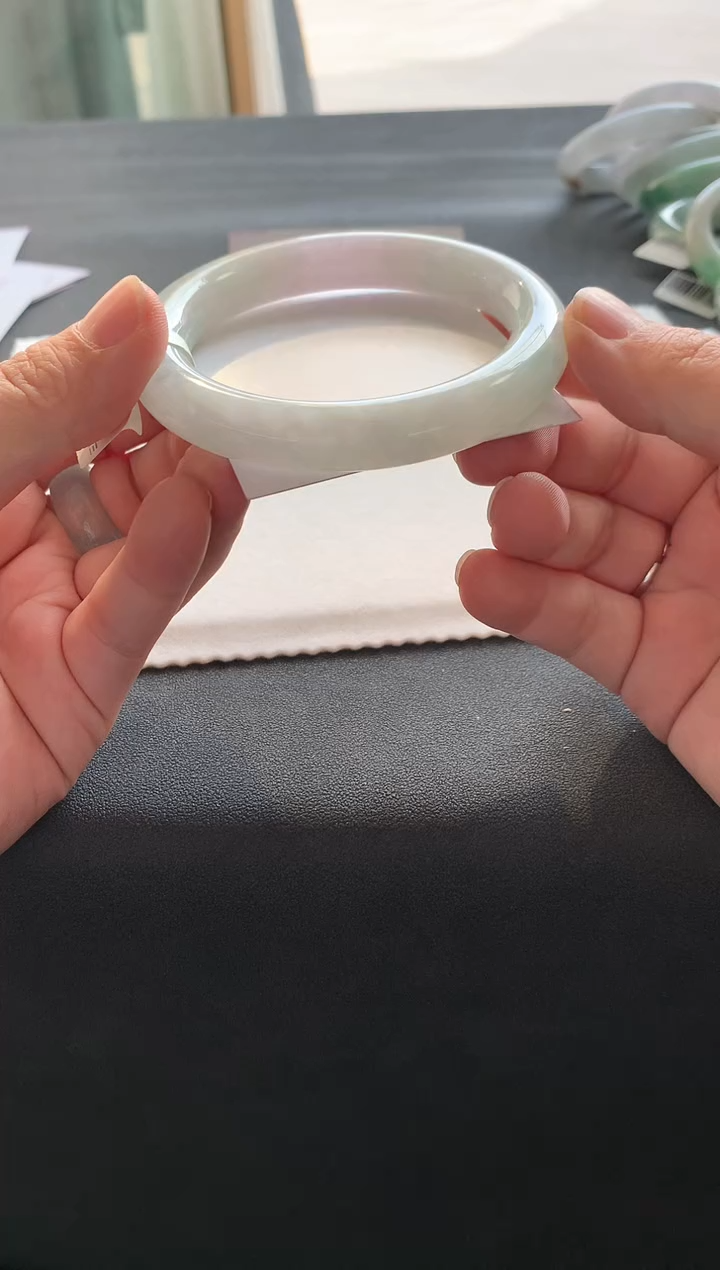 【闪购商品】翡翠手镯未镶嵌58.6圆条A3931买断