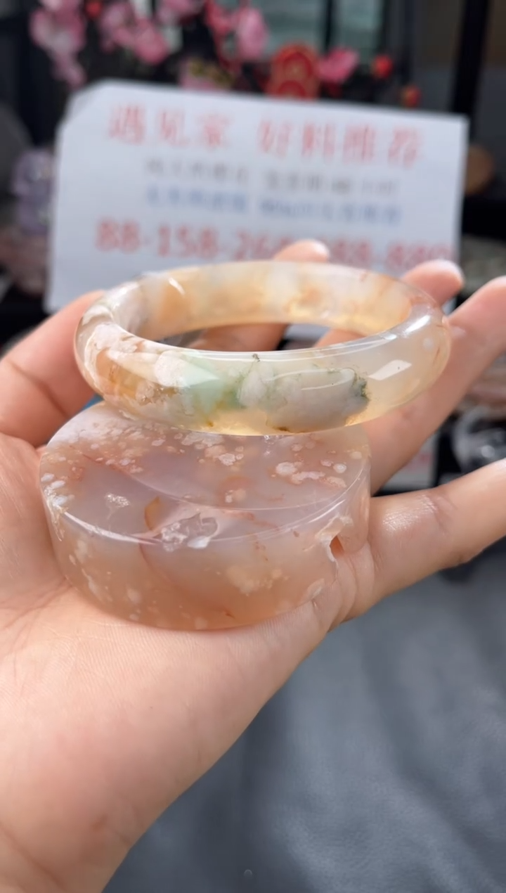 【闪购商品】石英质玉手镯未镶嵌61