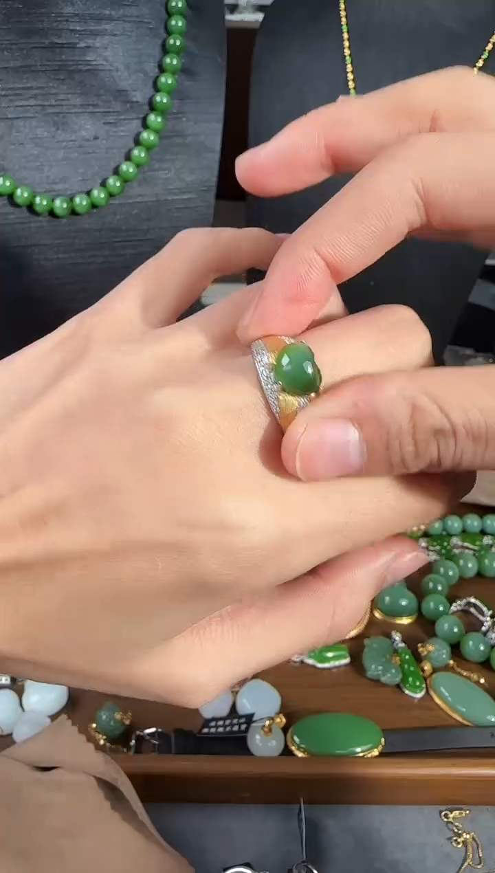 银S925镶嵌戒指和田玉1