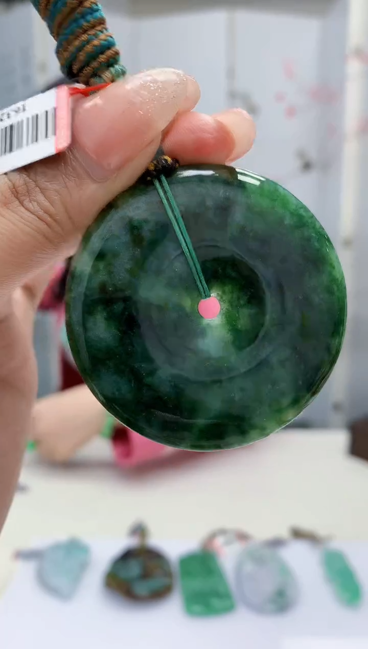 【闪购商品】定制翡翠未镶嵌4852MM-毛货挂件93