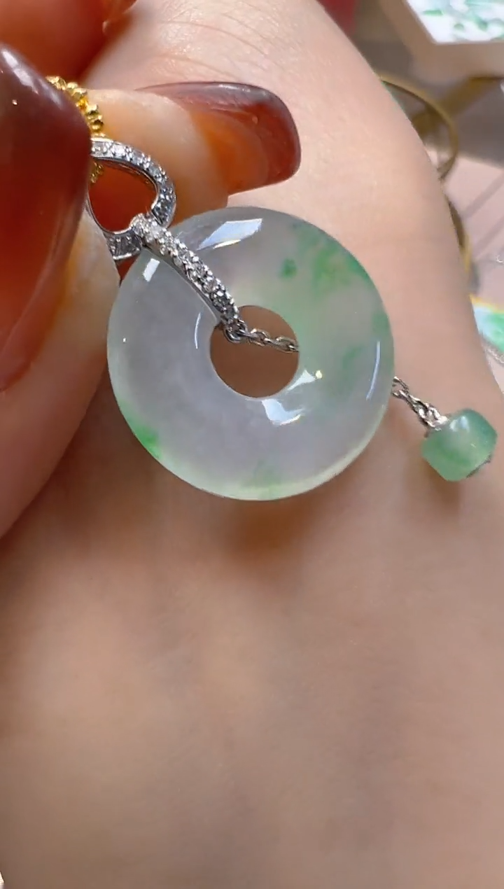 【闪购商品】翡翠吊坠(不含链)18K金镶嵌多样性团购发一件